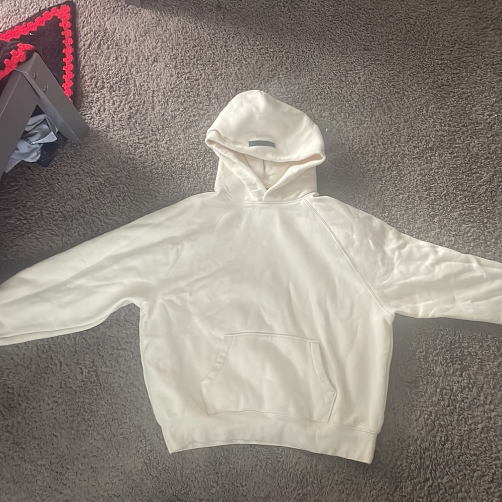 Selling - Picture 2 of 3